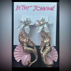 BETSEY JOHNSON Gold-Tone Flower Starfish Mermaid & Seashell Drop Earrings NWT